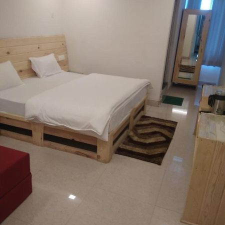 Hotel Charanpaduka Badrinath Zewnętrze zdjęcie