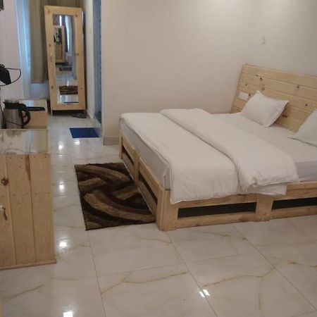 Hotel Charanpaduka Badrinath Zewnętrze zdjęcie