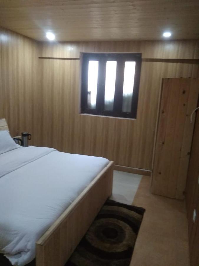 Hotel Charanpaduka Badrinath Zewnętrze zdjęcie