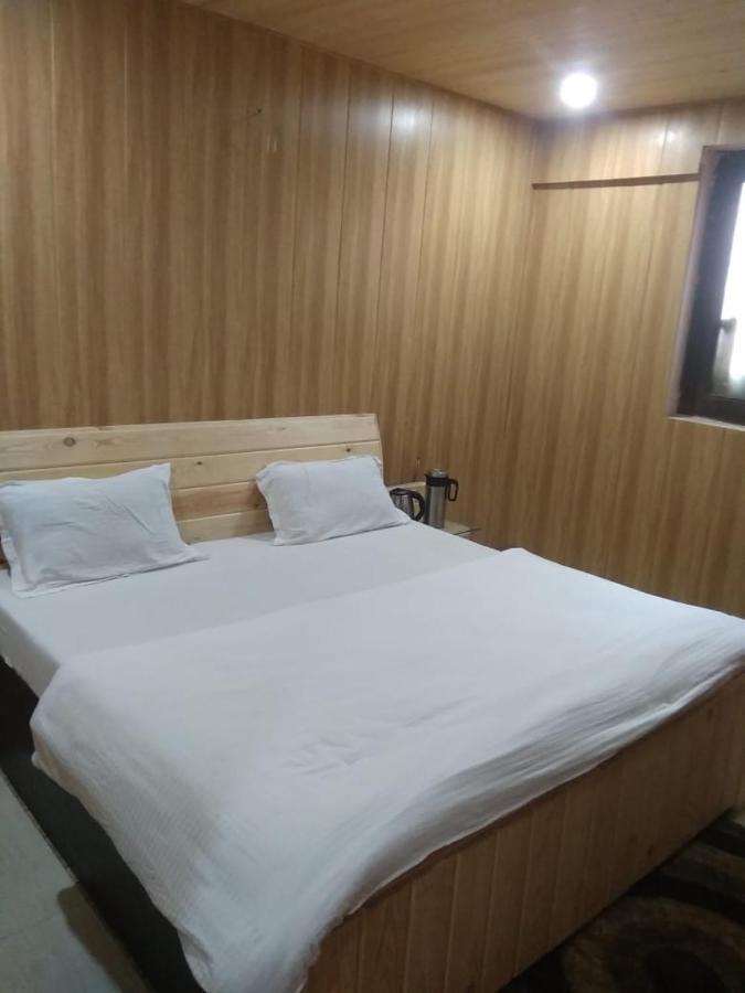 Hotel Charanpaduka Badrinath Zewnętrze zdjęcie
