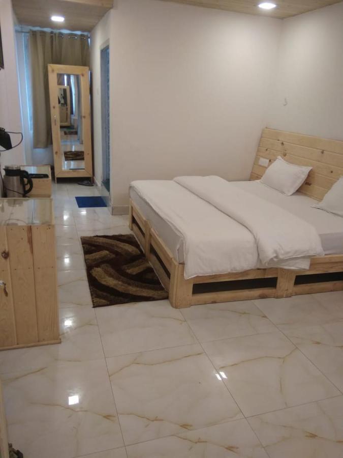 Hotel Charanpaduka Badrinath Zewnętrze zdjęcie